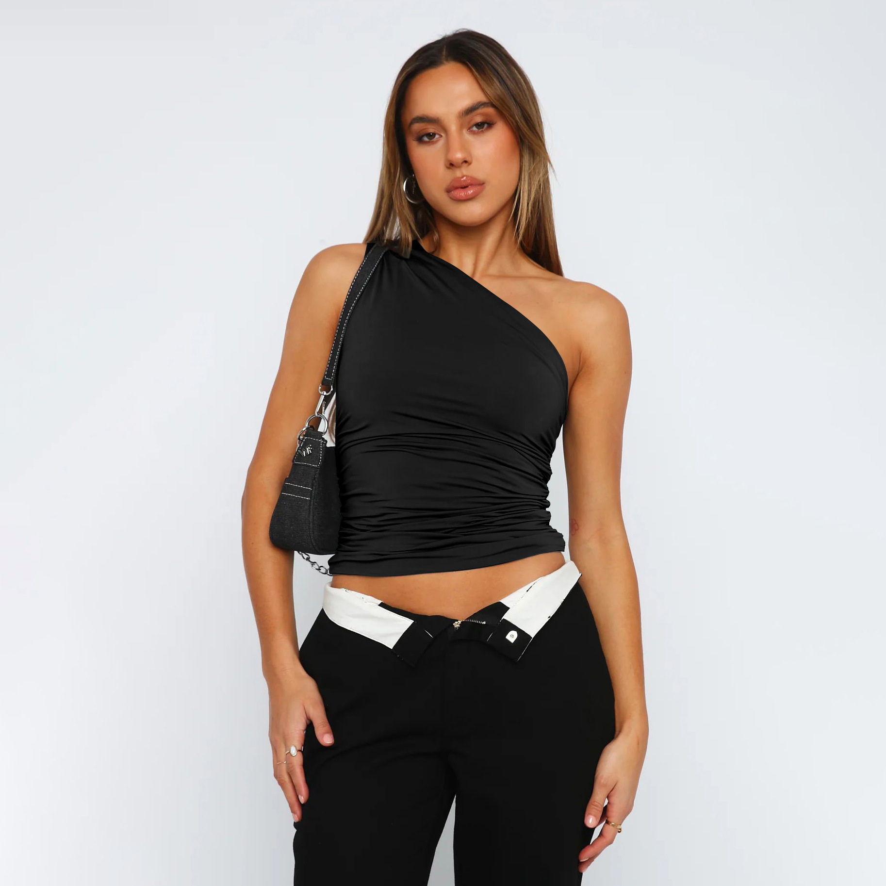 One-shoulder sleeveless slim-fit top 23 02