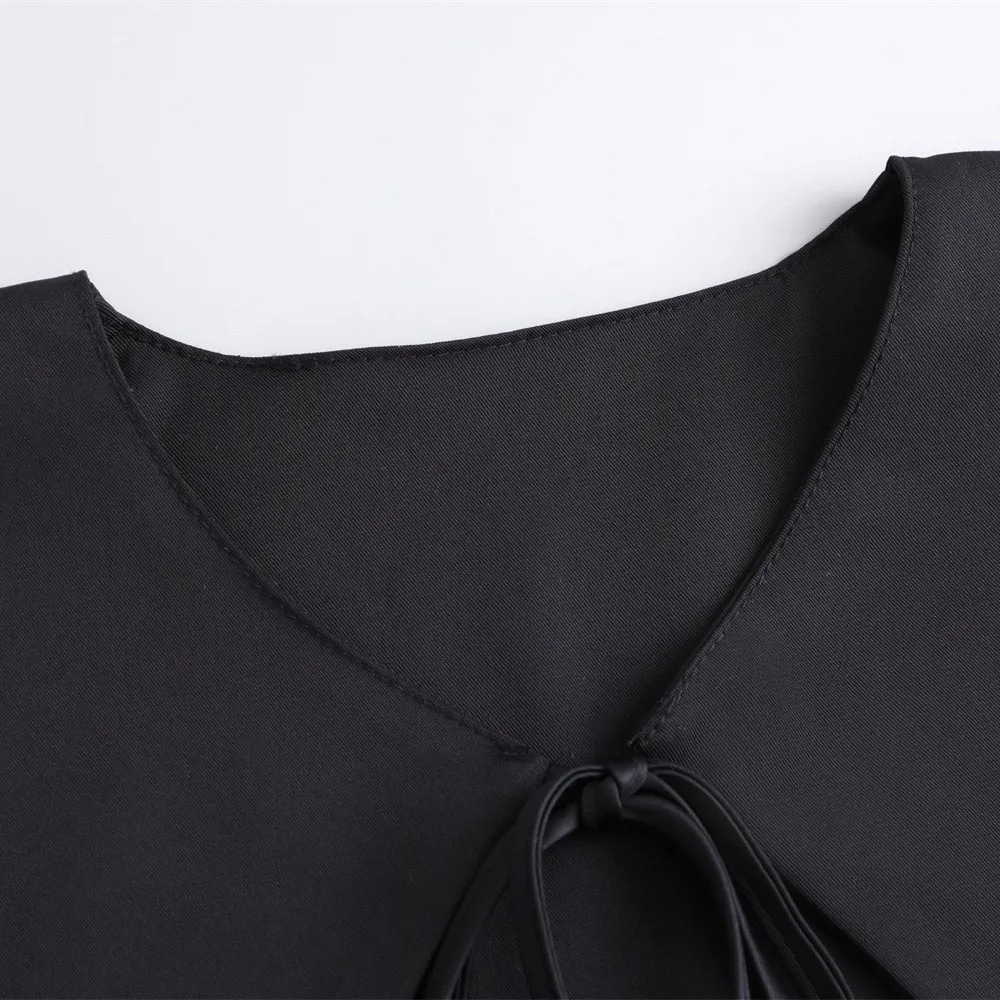 A versatile fake collar design with a small vest 54