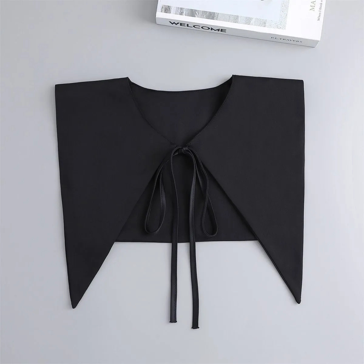 A versatile fake collar design with a small vest 54 02
